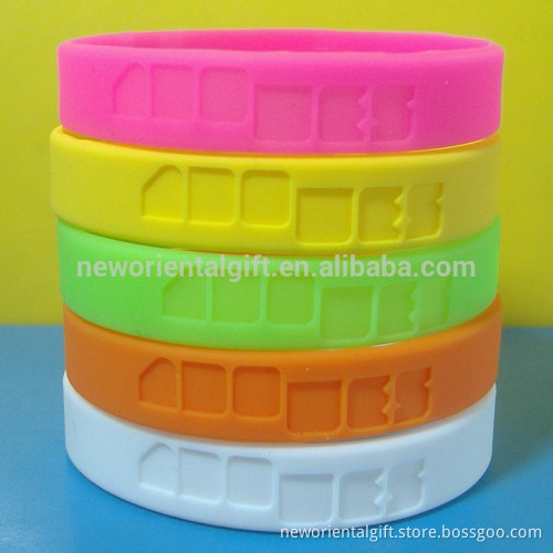 Custom Logo Debossed Silicone Bracelets/Cheapest Silicone Bracelets